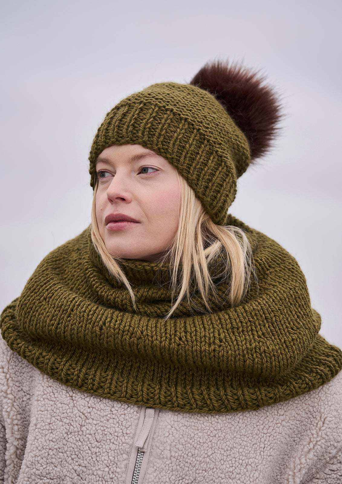 A Rowan Mode Chunky Wool Pattern - Salle + Highoak Hat (PDF)