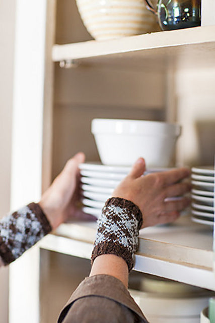 A Churchmouse Yarns and Teas Pattern - Colorwork Cuffs (PDF)