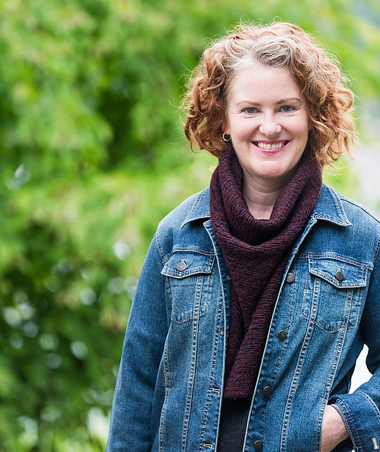 A Churchmouse Yarns and Teas Pattern - Two-Point Cowl (PDF)