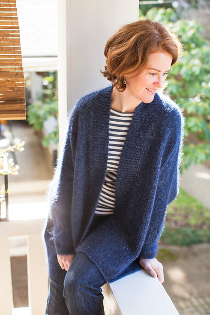 A Churchmouse Yarns and Teas Pattern - Modern Wrapper (PDF)